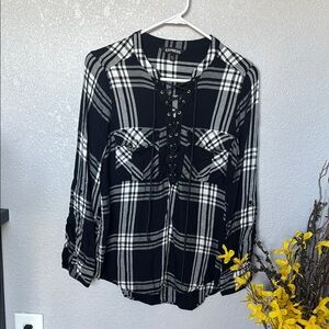 Express Black and White Lace-Up 3/4 Sleeve Blouse